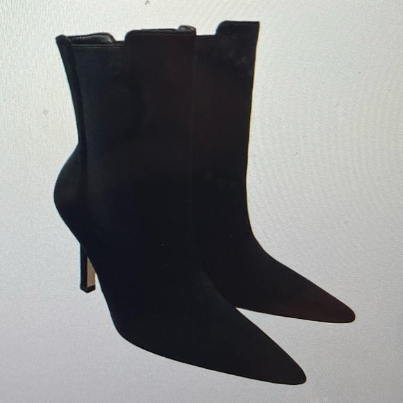 Good American |  Pointed Toe Chelsea Bootie - Picture 6 of 7